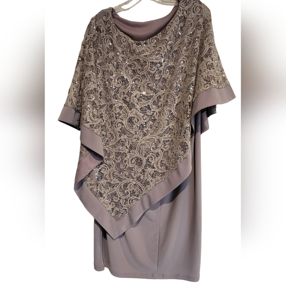 NWT formal champagne colored dress 16W. Super flattering.